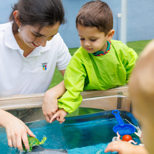 School for toddlers in Coral Gables learning through play